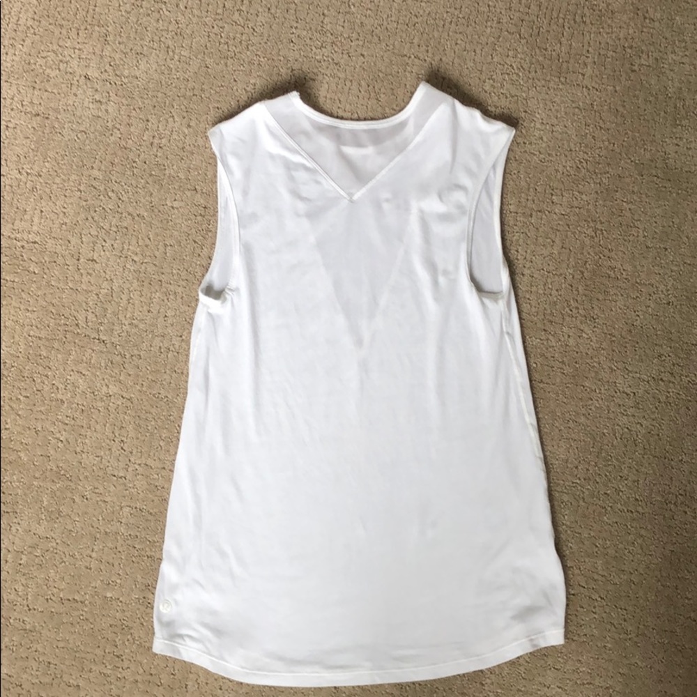 Lululemon sleeveless top